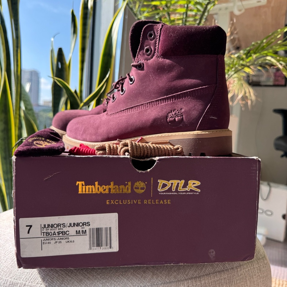 Timberland x DTLR Exclusive 6-Inch Waterproof Boots Burgundy (Size 7 Kids)
